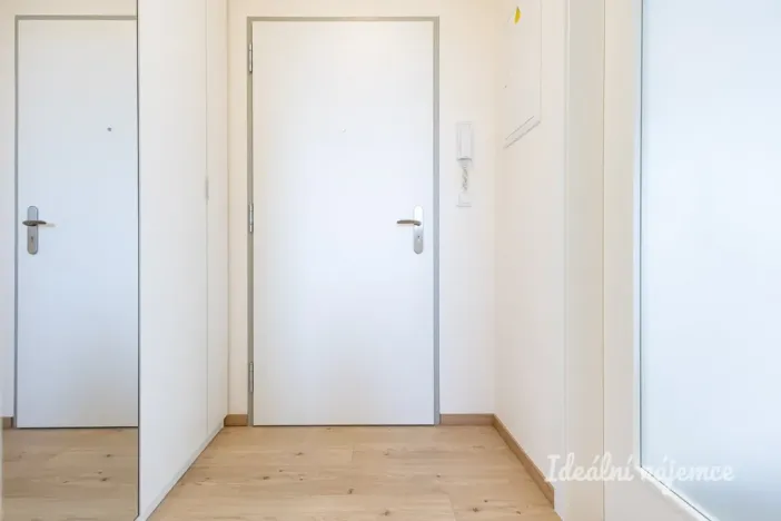 Pronájem bytu 1+kk, Praha - Vysočany, Poděbradská, 32 m2
