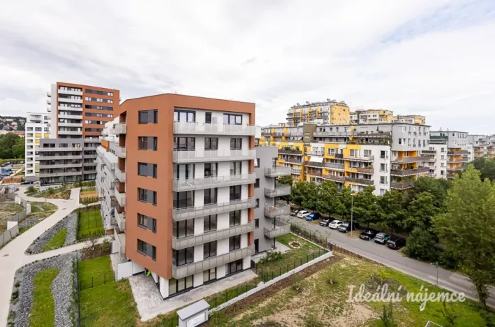 Pronájem bytu 1+kk, Praha - Vysočany, Poděbradská, 32 m2