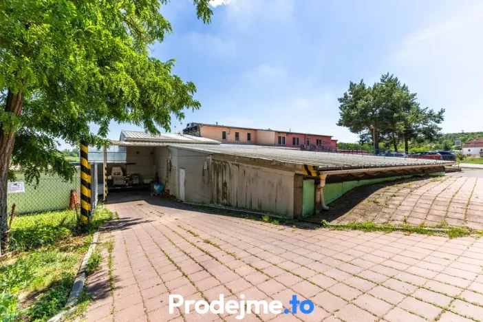 Prodej výrobních prostor, Borotice, 1821 m2