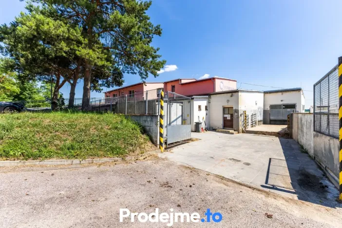 Prodej výrobních prostor, Borotice, 1821 m2