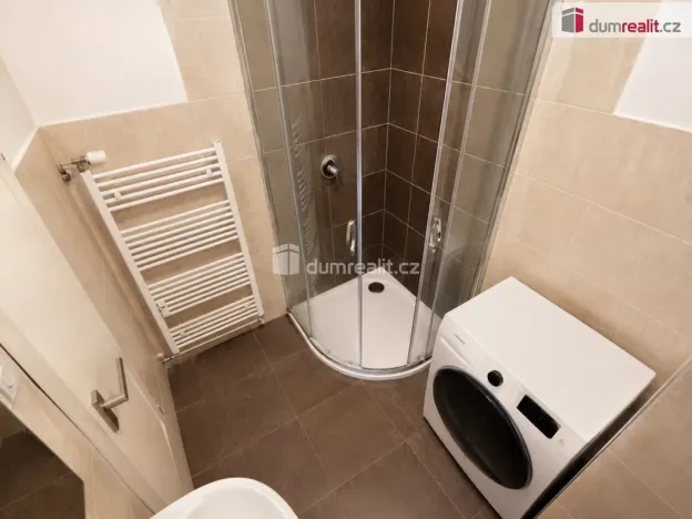 Pronájem bytu 1+1, Praha - Bubeneč, náměstí Interbrigády, 29 m2