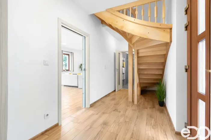 Prodej rodinného domu, Choteč, 105 m2