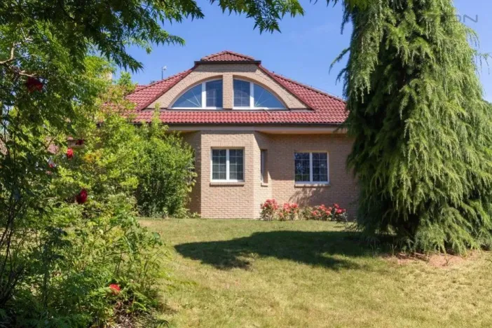Pronájem rodinného domu, Praha - Březiněves, Skřivánčí, 725 m2