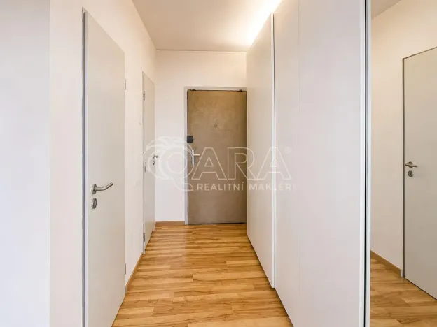 Pronájem bytu 2+kk, Praha - Kobylisy, Frýdlantská, 43 m2