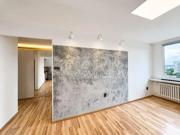 Pronájem bytu 2+kk, Praha - Kobylisy, Frýdlantská, 43 m2