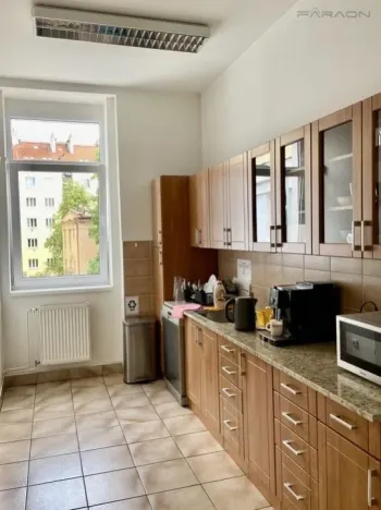 Pronájem kanceláře, Praha - Nusle, Kloboučnická, 31 m2
