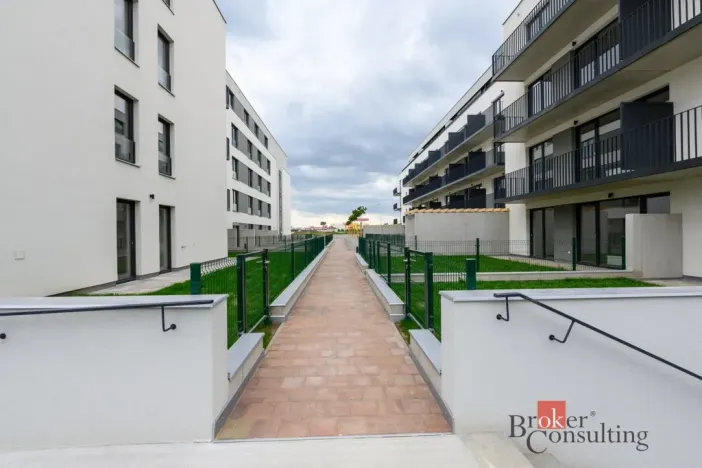 Pronájem bytu 1+kk, Plzeň - Jižní Předměstí, Železná, 29 m2
