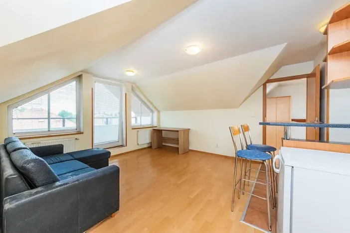 Pronájem bytu 2+kk, Praha - Horní Počernice, Náchodská, 50 m2