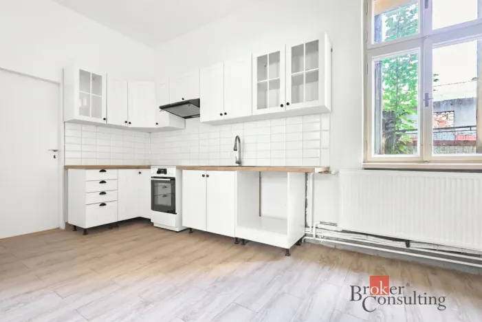 Prodej kanceláře, Nejdek, náměstí Karla IV., 750 m2