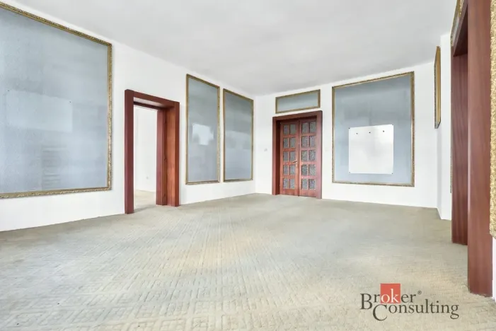 Prodej kanceláře, Nejdek, náměstí Karla IV., 750 m2