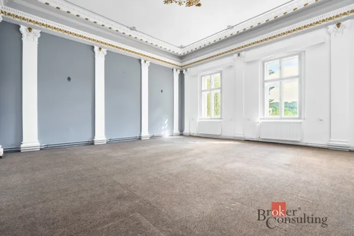 Prodej kanceláře, Nejdek, náměstí Karla IV., 750 m2