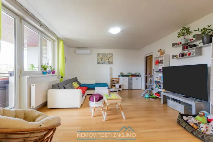 Prodej bytu 3+1, Hevlín, 101 m2