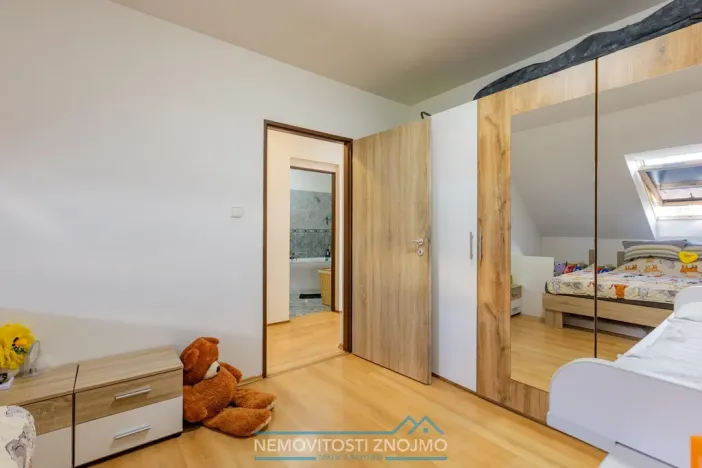 Prodej bytu 3+1, Hevlín, 101 m2