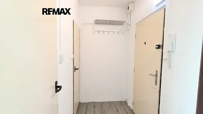 Pronájem bytu 1+1, Praha - Kobylisy, Košťálkova, 33 m2