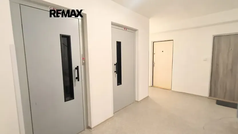 Pronájem bytu 1+1, Praha - Kobylisy, Košťálkova, 33 m2