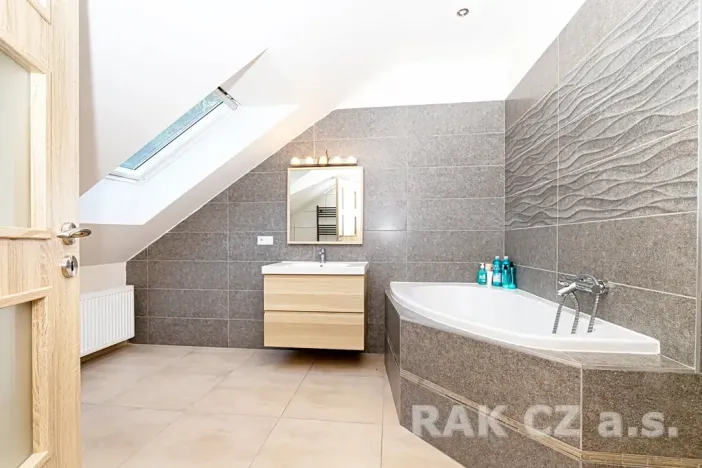Prodej činžovního domu, Praha - Radotín, Prvomájová, 338 m2