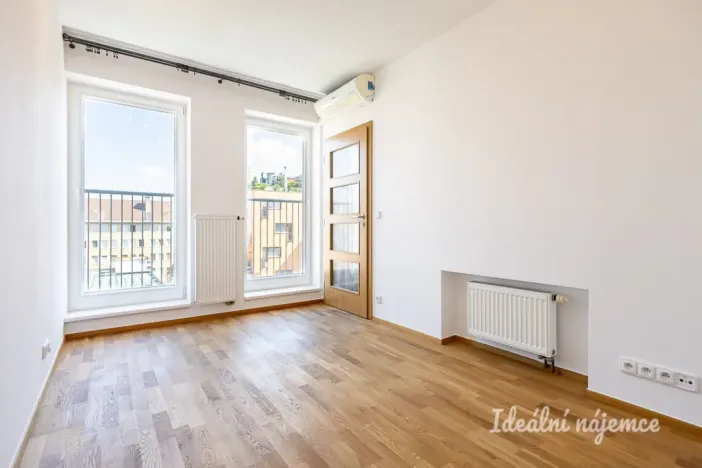 Pronájem bytu 2+kk, Praha - Holešovice, Tusarova, 64 m2