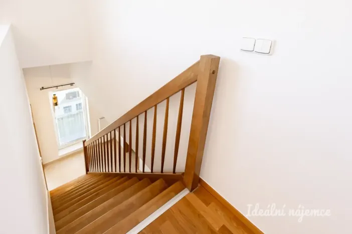 Pronájem bytu 2+kk, Praha - Holešovice, Tusarova, 64 m2
