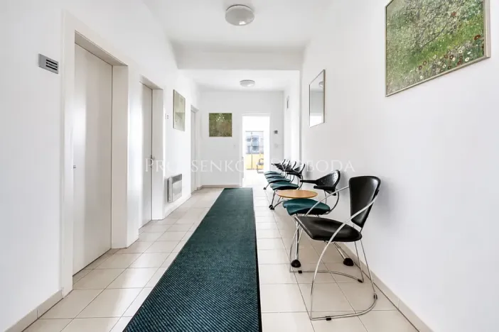 Prodej ordinace, Křižanov, Benešovo náměstí, 530 m2