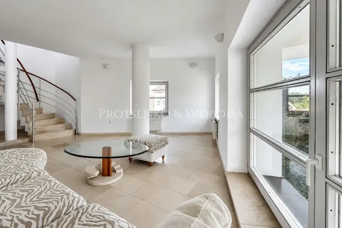 Prodej vily, Křižanov, Benešovo náměstí, 530 m2