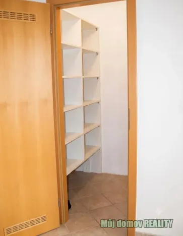 Pronájem bytu 2+kk, Praha - Kunratice, Merhoutova, 60 m2