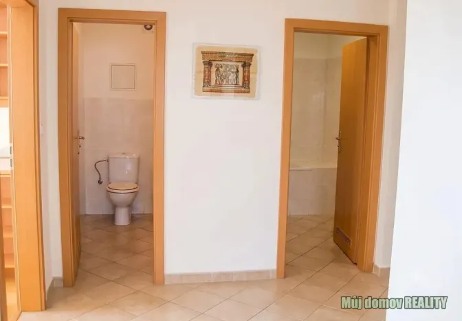 Pronájem bytu 2+kk, Praha - Kunratice, Merhoutova, 60 m2