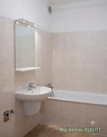 Pronájem bytu 2+kk, Praha - Kunratice, Merhoutova, 60 m2
