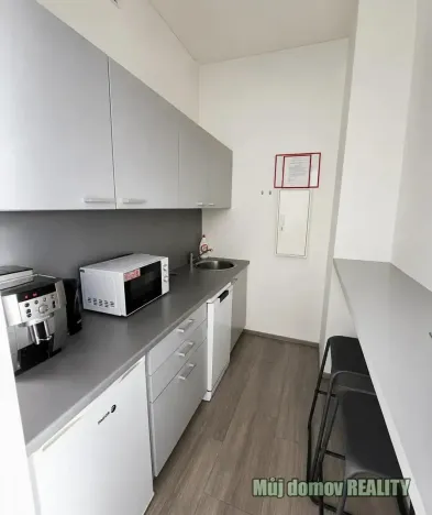 Pronájem kanceláře, Praha - Nusle, Lomnického, 45 m2