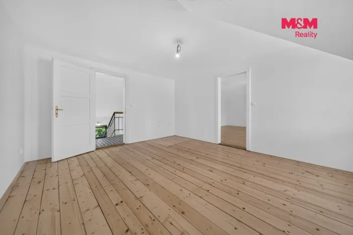 Pronájem rodinného domu, Jindřichův Hradec - Jindřichův Hradec III, U Nemocnice, 164 m2