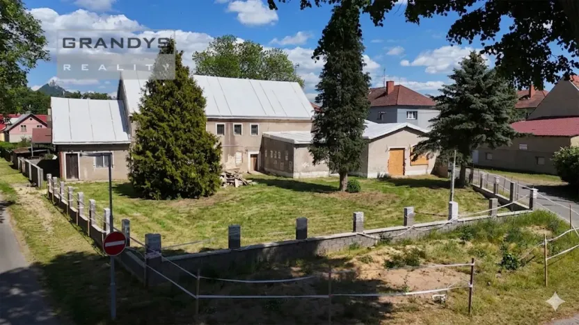 Prodej rodinného domu, Okna, 630 m2