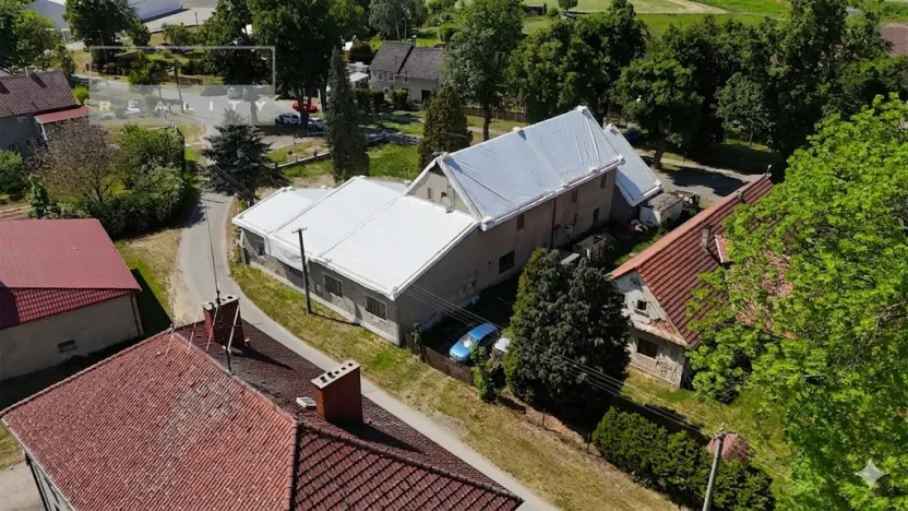 Prodej rodinného domu, Okna, 630 m2