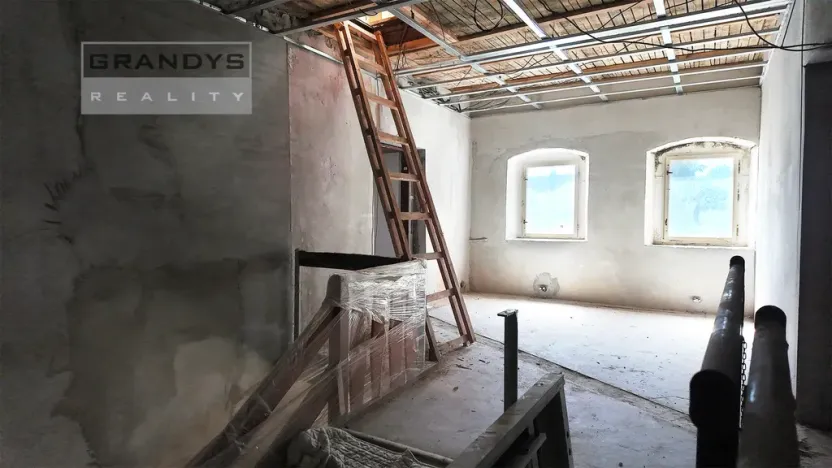 Prodej rodinného domu, Okna, 630 m2
