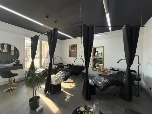 Pronájem obchodního prostoru, Praha - Vysočany, Trakční, 167 m2
