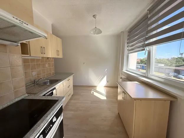 Pronájem bytu 2+1, Hrušovany u Brna, Sídliště, 58 m2