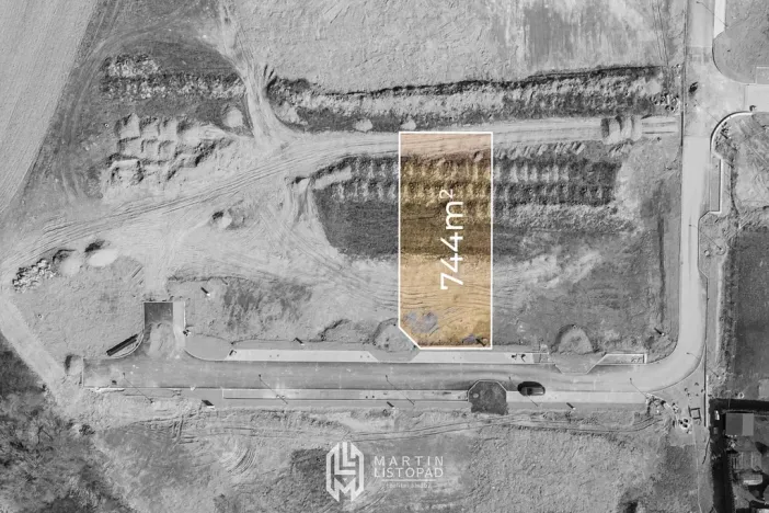 Prodej pozemku pro bydlení, Komárov, 744 m2