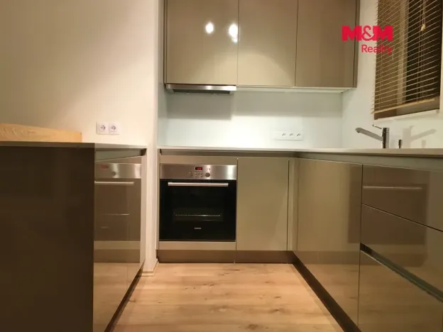 Pronájem bytu 2+kk, Praha - Pitkovice, Penízovková, 58 m2