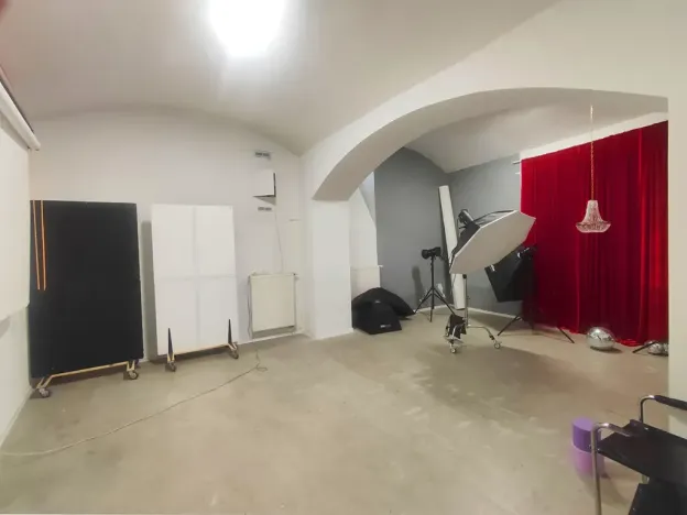 Pronájem atypického bytu, Praha, Plzeňská, 120 m2