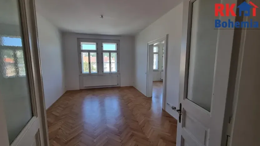 Pronájem bytu 2+1, Praha - Nusle, náměstí Bratří Synků, 77 m2