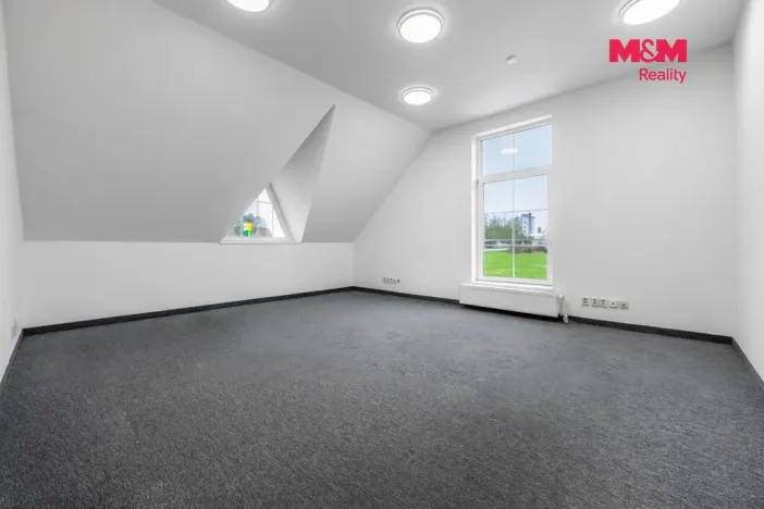 Pronájem kanceláře, Domažlice - Bezděkovské Předměstí, Masarykova, 28 m2