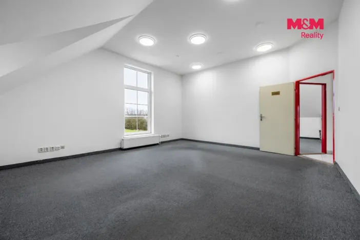 Pronájem kanceláře, Domažlice - Bezděkovské Předměstí, Masarykova, 28 m2
