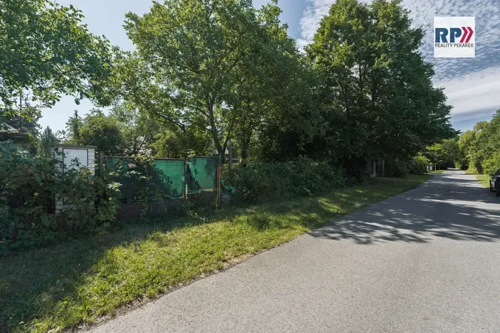 Prodej pozemku pro bydlení, Praha - Klánovice, Malšovická, 1147 m2