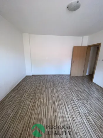 Pronájem bytu 1+1, Kladno, Školská, 35 m2