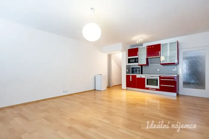 Pronájem bytu 1+kk, Praha - Vysočany, Skloněná, 44 m2
