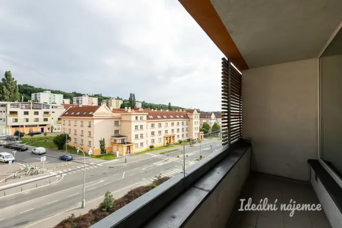 Pronájem bytu 1+kk, Praha - Vysočany, Skloněná, 44 m2