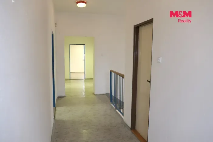 Pronájem kanceláře, Králův Dvůr, V Lukách, 200 m2