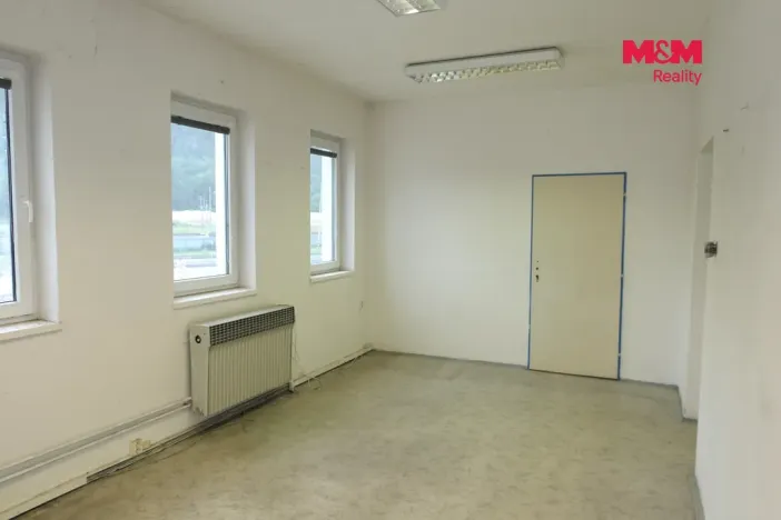 Pronájem kanceláře, Králův Dvůr, V Lukách, 200 m2