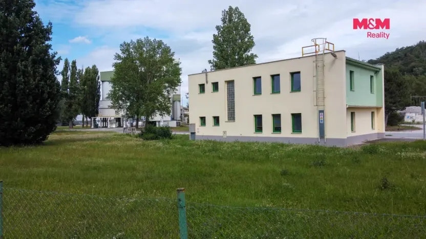 Pronájem kanceláře, Králův Dvůr, V Lukách, 200 m2