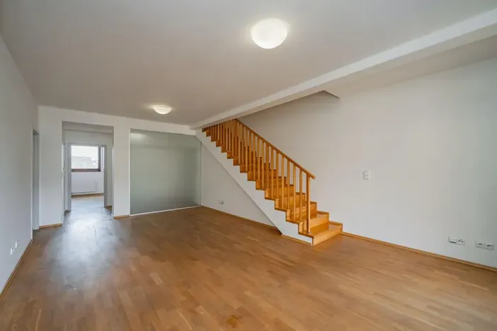 Pronájem bytu 4+1, Praha - Smíchov, Štefánikova, 147 m2
