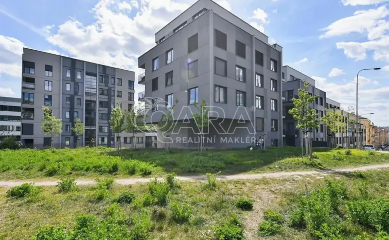 Pronájem bytu 2+kk, Praha - Smíchov, Grafická, 62 m2