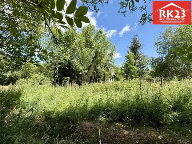 Prodej zahrady, Valy, 1072 m2